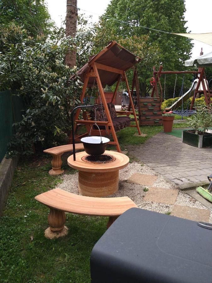 Liliana Vendeghaz Apartment Balatonfuzfo Exterior photo